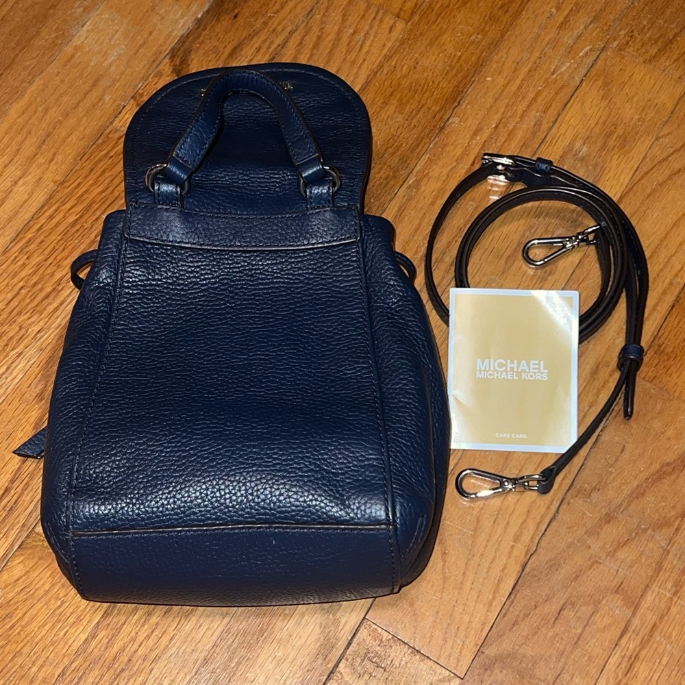 Michael Kors Dark Blue Leather Bag - Picture 5 of 10